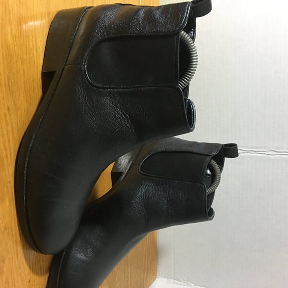 Cole Haa womens black leather booties size 8B - Picture 4 of 8